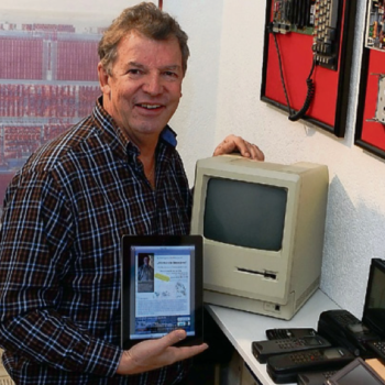 Robert Weiss mit dem Macintosh