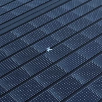 Drohne stÃ¼rzt auf das Solar-Dach im Apple Park