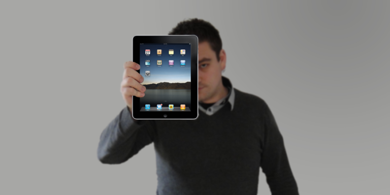 Renato Mitra mit dem iPad